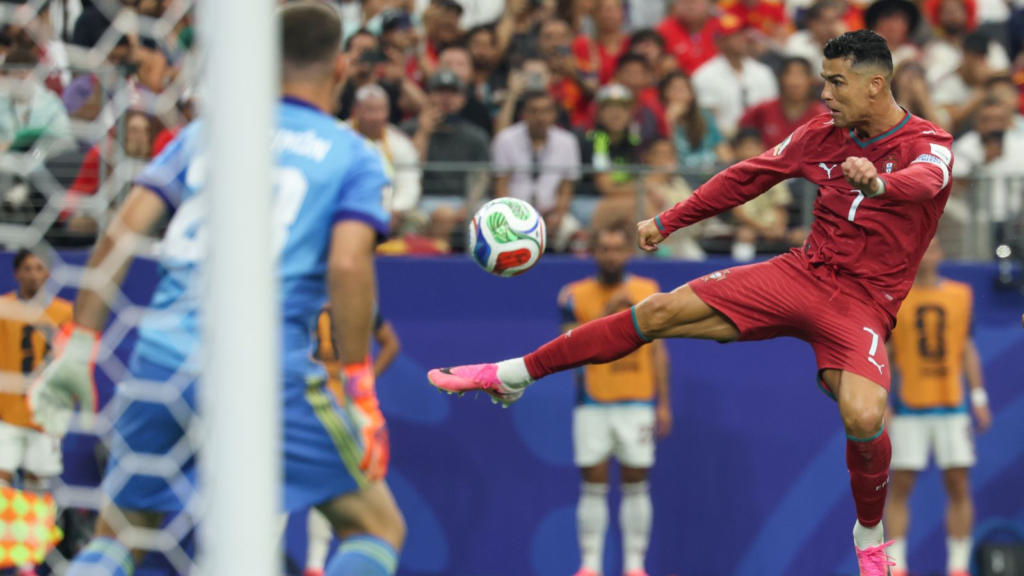 Cristiano Ronaldo's Final World Cup Ends in Tears as Spain Beat Portugal 1-0 to Reach Quarter-Finals